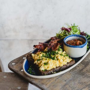 EGGS AND BACON TOAST