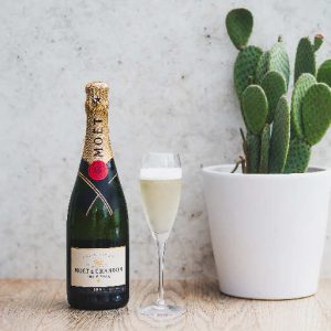 MOET ET CHANDON CHAMPAGNE  BOTTLE